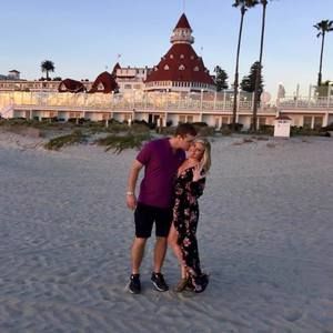 Meet your Posher, Corinne